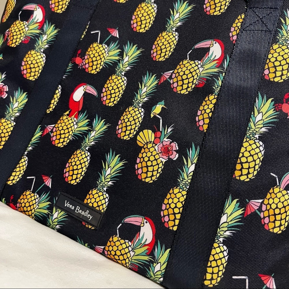 NWOT Vera Bradley Lighten Up Cooler Tote Toucan Black Yellow Zipper Top Bag - Picture 2 of 8